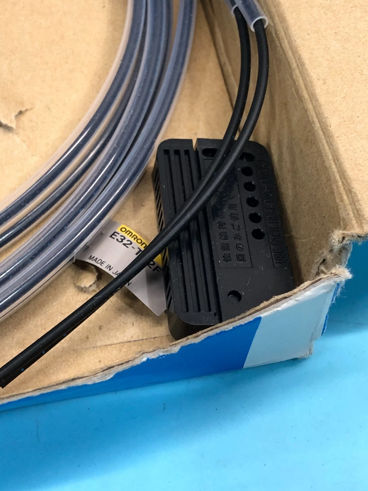 Omron fiber optic sensor E32-T12F 1 E32 T12F 1775007677586