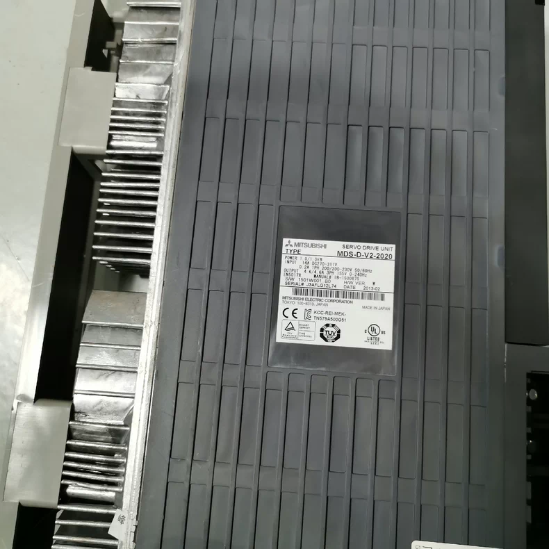 Mitsubishi MDS-D-V2-2020 Servo Drive 1 MDS D V2 2020 1767928925391