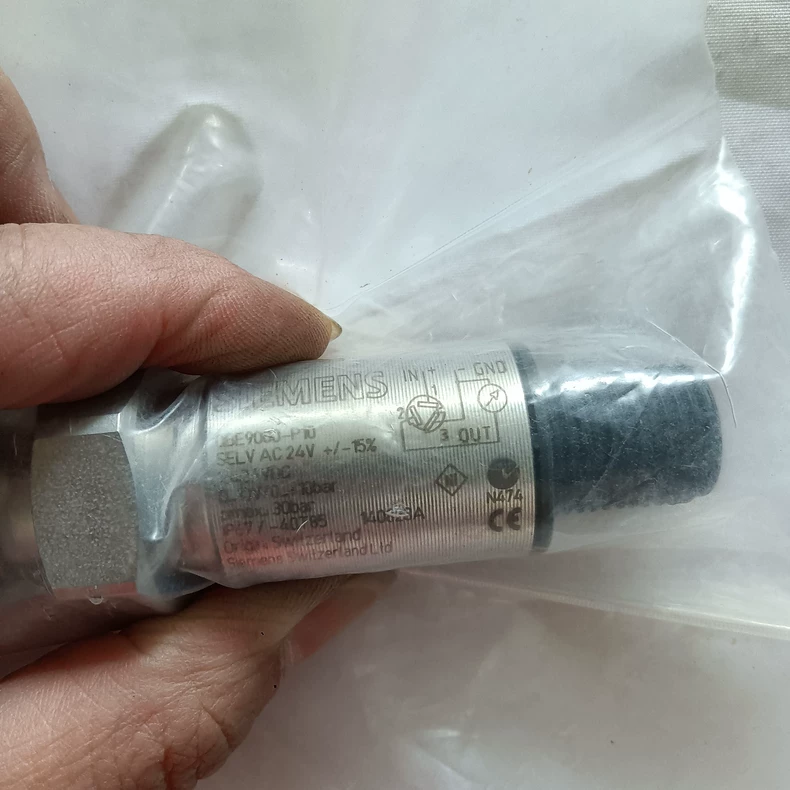 SIEMENS Pressure sensor QBE9000-P10 1 QBE9000 P10 1769590652576