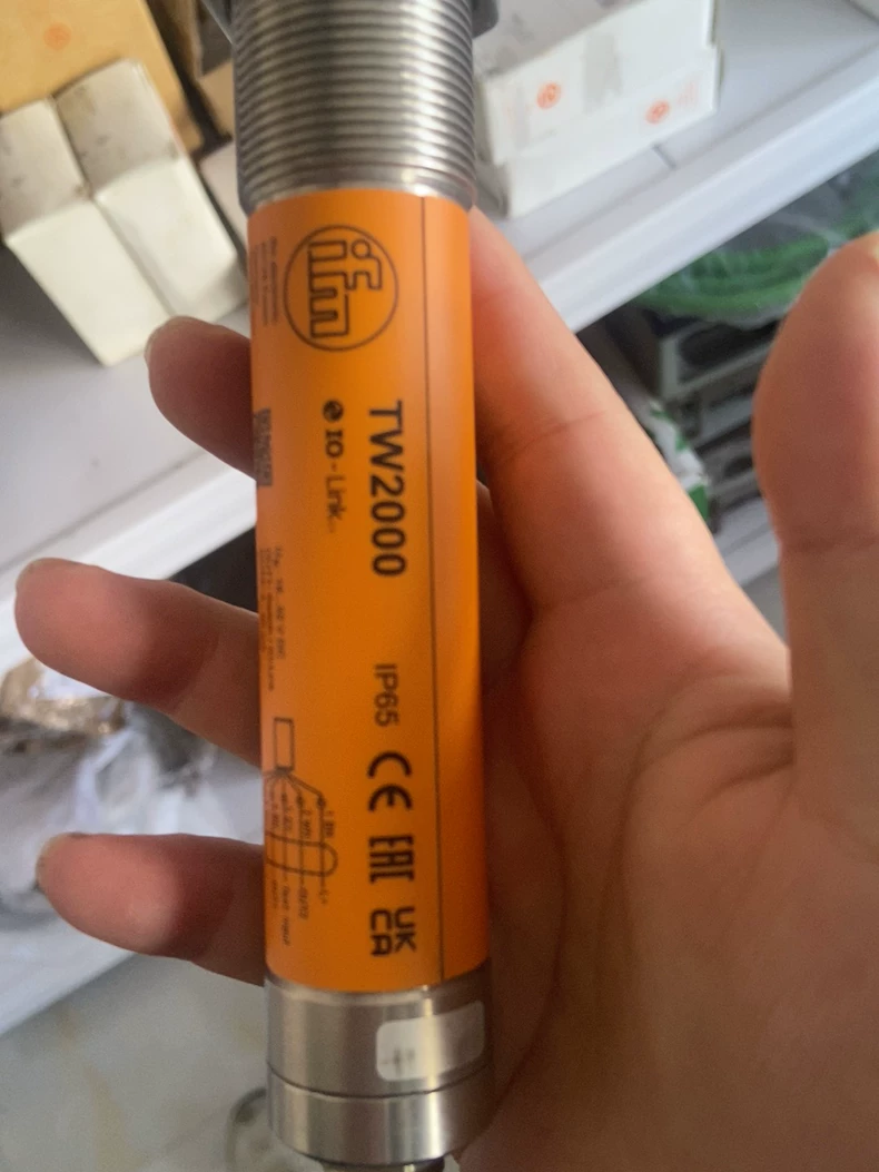 IFM TW2000 infrared temperature sensor 1 TW2000 1766122860173