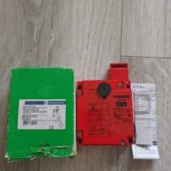 Schneider Safety Door limit switch Lock XCSE7531