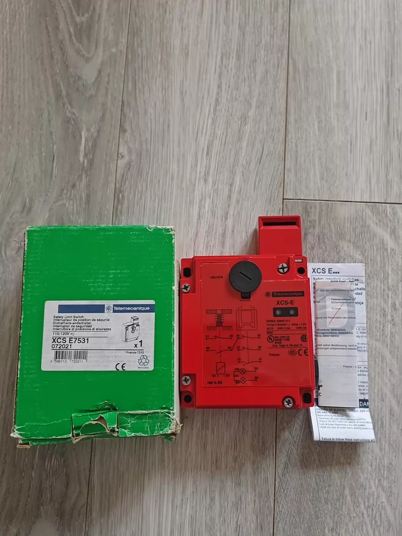 Schneider Safety Door limit switch Lock XCSE7531 1 XCSE7531 1773211564523