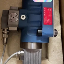 MOOG D792-4013 Servo Valve - Precision Hydraulic Control Valve