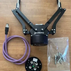 2F-140 2-Finger Robot Gripper by Robotiq for Handling