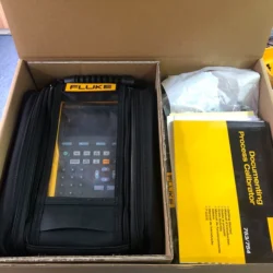 FLUKE 754 Process Calibrator - Precision Measurement Tool