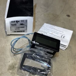 Red Lion CUB4V000 Voltmeter: Compact DC Measurement