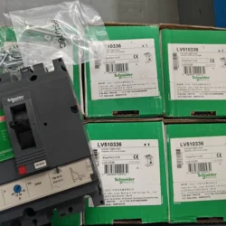 Schneider Molded Case Circuit Breaker LV510336 Safety