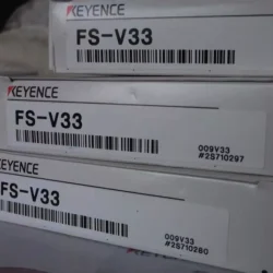 KEYENCE FS-V33 Sensor - High Precision Detection Device