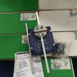 Schneider Limit Switch XCRE18 - Industrial Control Device