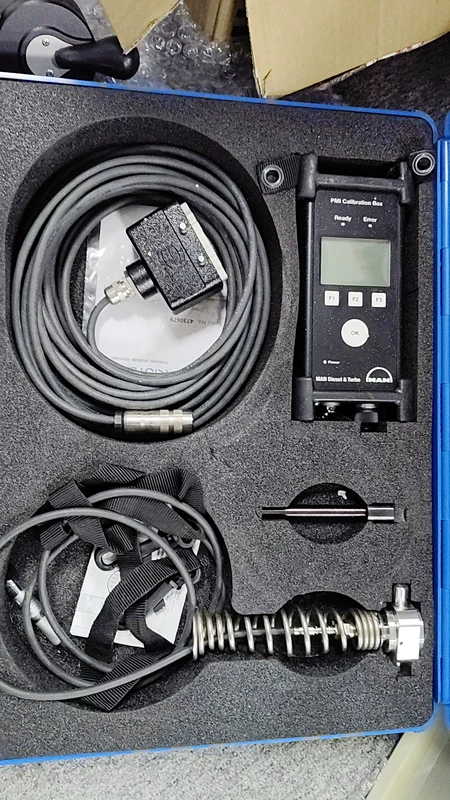 Industrial PMI Calibrator MAN 1882279-4 with HART Protocol
