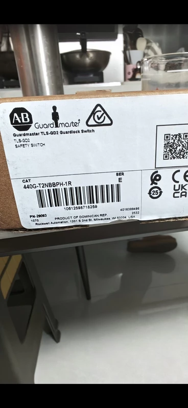 Safety Interlock Switch Allen-Bradley 440G-T2NBBPH-1R 24V