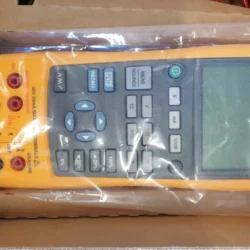 FLUKE Temperature Calibrator 724 - Accurate Thermal Control