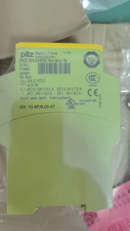 Emergency Stop Safety Relay Pilz 774545 PNOZ for Machinery