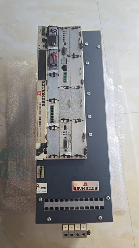 Industrial Servo Drive BAUMULLER BM4434-SI0-01200-03 3003-3-025-026