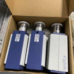 Ultra-high Vacuum Gauge INFICON BPG400 139079