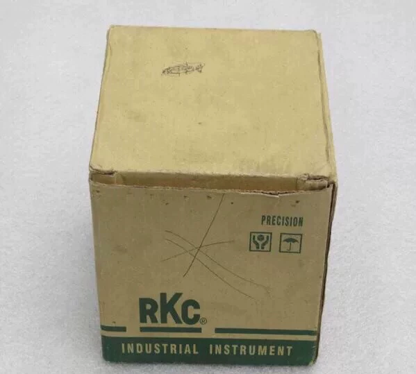 Precision Temperature Controller RKC CD901 with PID Auto-Tune