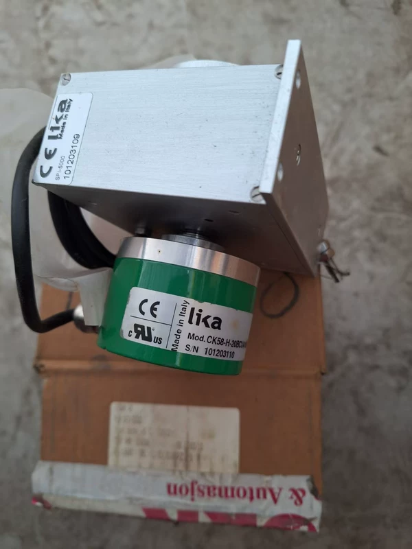 Industrial Displacement Sensor Lika CK58-H-20BCW4 with 4-20mA Output