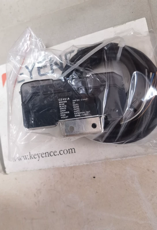 Digital Amplifier Unit KEYENCE CZ-V21A Industrial Sensor