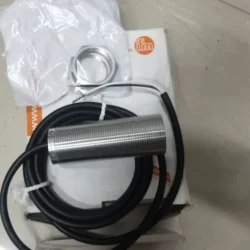 Inductive Proximity Switch IFM DI0101 - 4mm Sensing Range