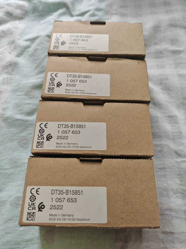 Industrial Laser Distance Sensor SICK DT35-B15851 1057653