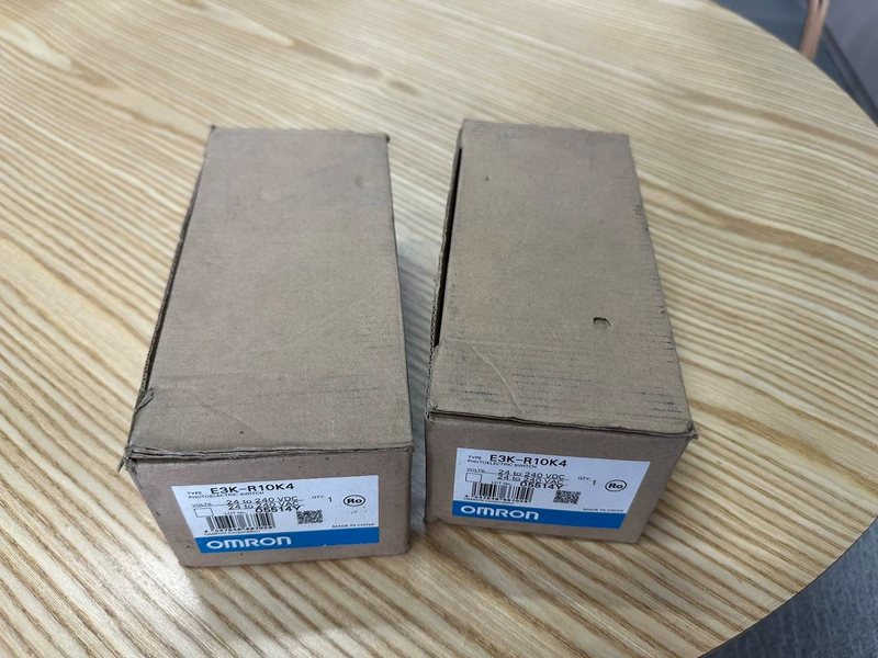 Retro-Reflective Sensor Omron E3K-R10K4 Industrial Use