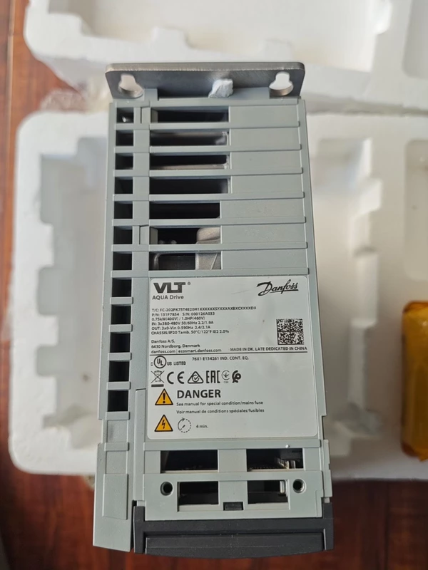 Frequency Converter Danfoss FC-202PK75T4E20H1 for Motor Control