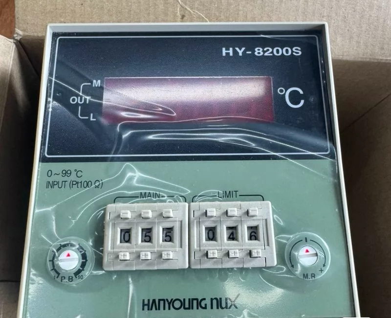 PID Temperature Controller Han Rong HY--8200S Auto-Tune Panel Mount