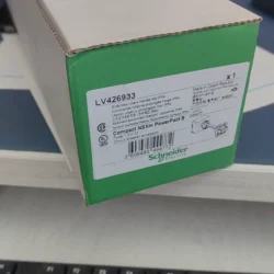 Circuit Breaker Schneider LV426933 - Reliable Power Distribution