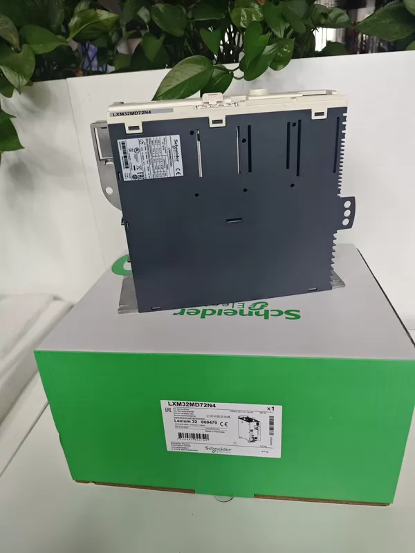 Servo Drive 7.5kW Schneider LXM32MD72N4 for Motion Control