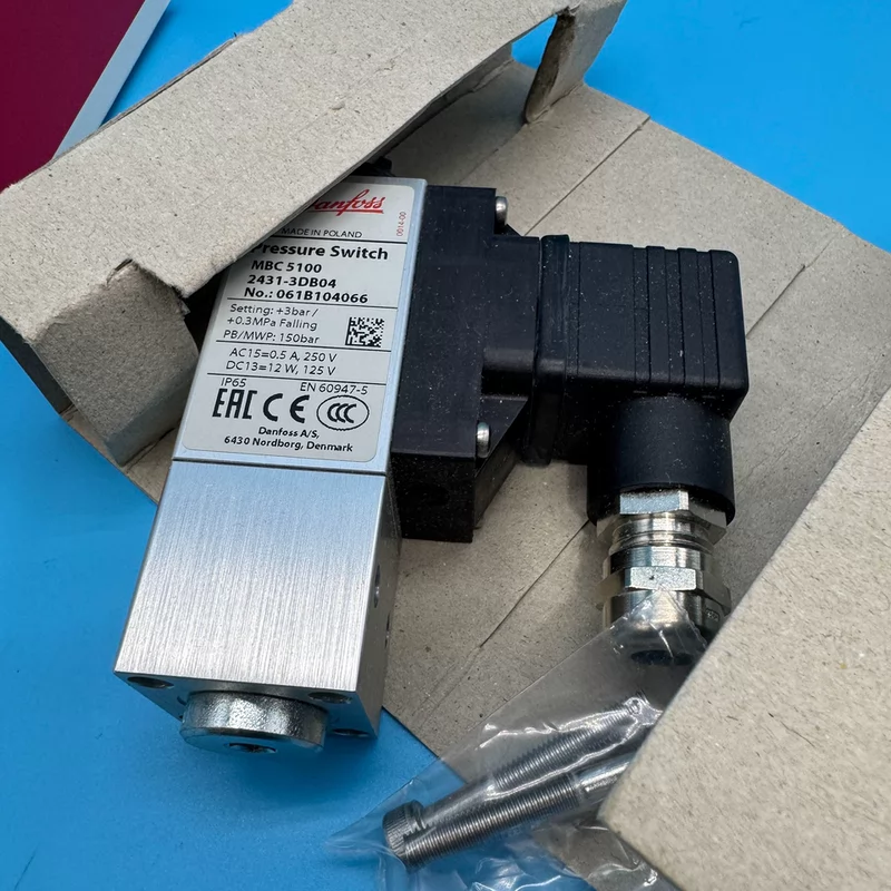 Pressure Switch Danfoss MBC5100 2431-3DB04 Reliable Control