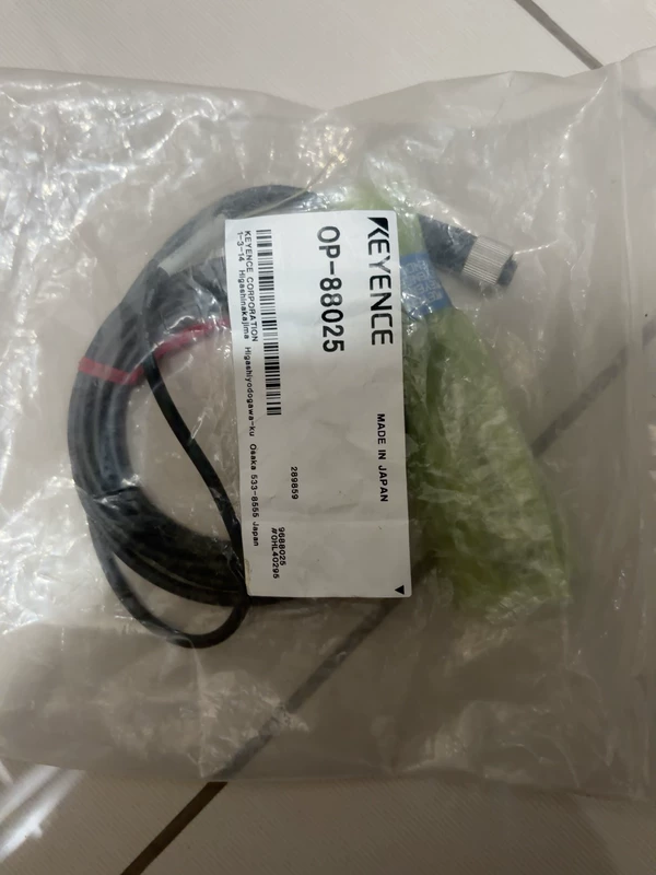 Sensor Connection Cable KEYENCE OP-88025 - Reliable and Durable