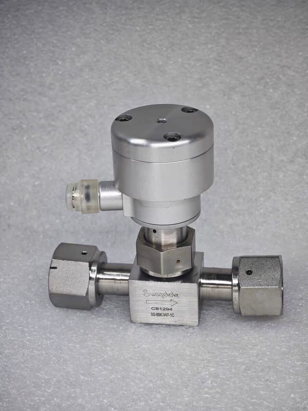 Bellows Seal Valve Swagelok SS-8BK-V47-1C for Hazardous Fluids