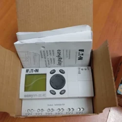 Compact Control Relay Eaton easy819-DC-RC with Clock 24V