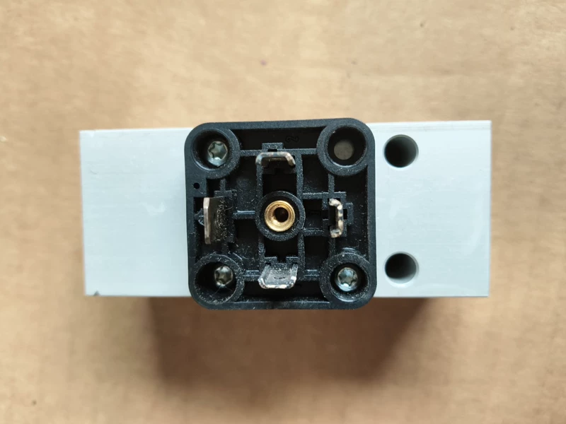 NORGREN 0883400 Pressure Switch for Pneumatic Systems