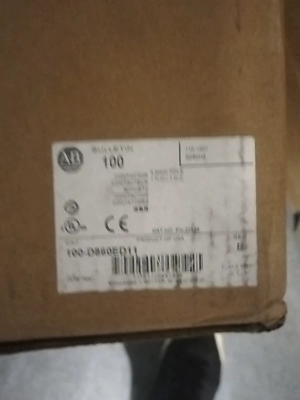 Allen-Bradley 100-D860ED11 Output Module for Control Systems