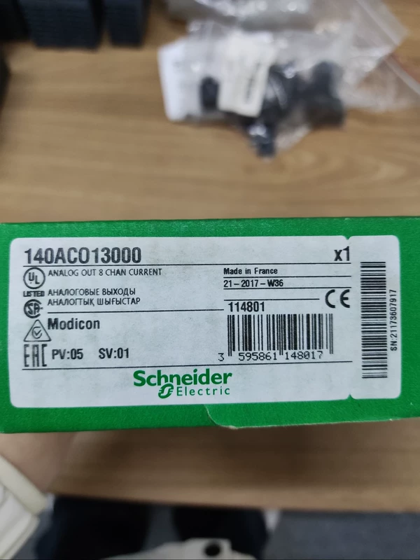 Schneider 140ACO13000 Analog Output Module for Quantum PLC