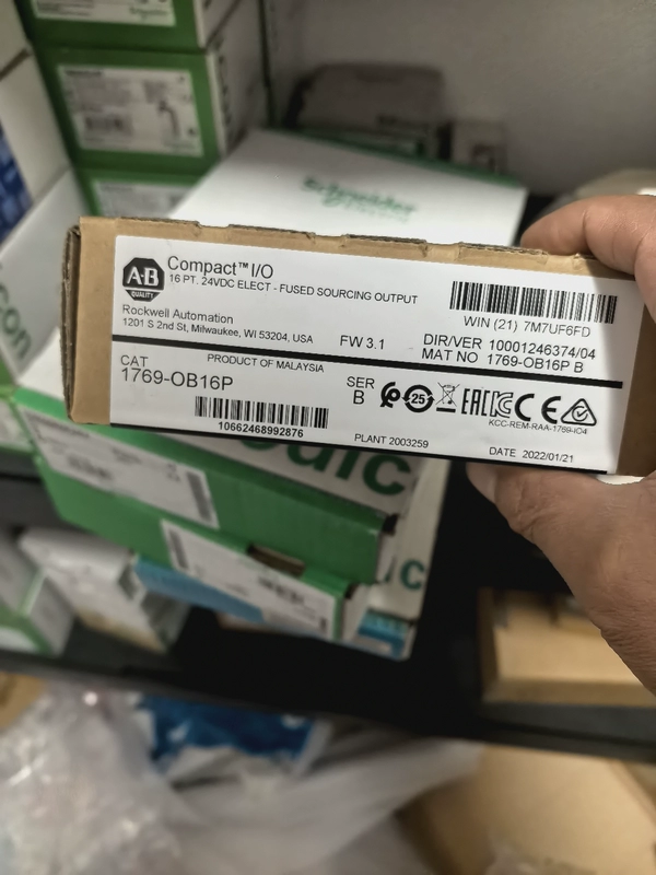 Allen-Bradley 1769-OB16P Digital Output Module