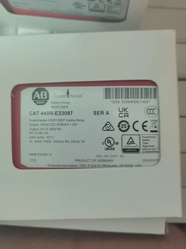 Allen-Bradley 440R-E23097 Safety Relay for Machine Guarding
