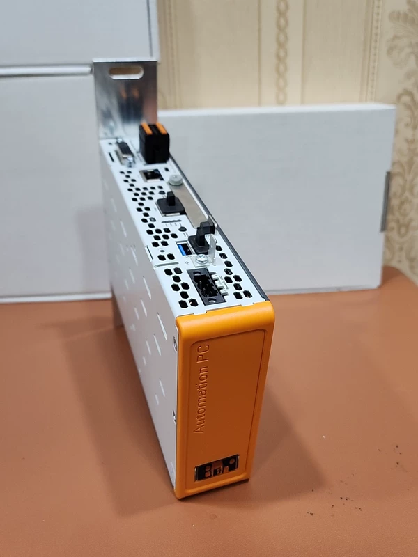 B&R 5APC2200.AL04-0000 Automation PC for Edge Automation