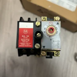 Pneumatic Timing Relay Allen-Bradley 700-PK400A1 700-PKT 120V AC