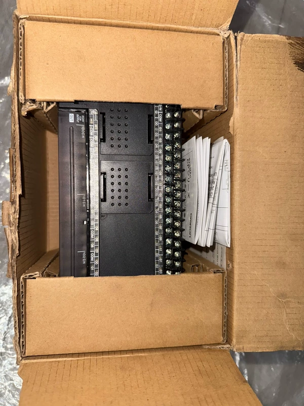 Omron CP1L-M60DR-A PLC Host for Industrial Automation