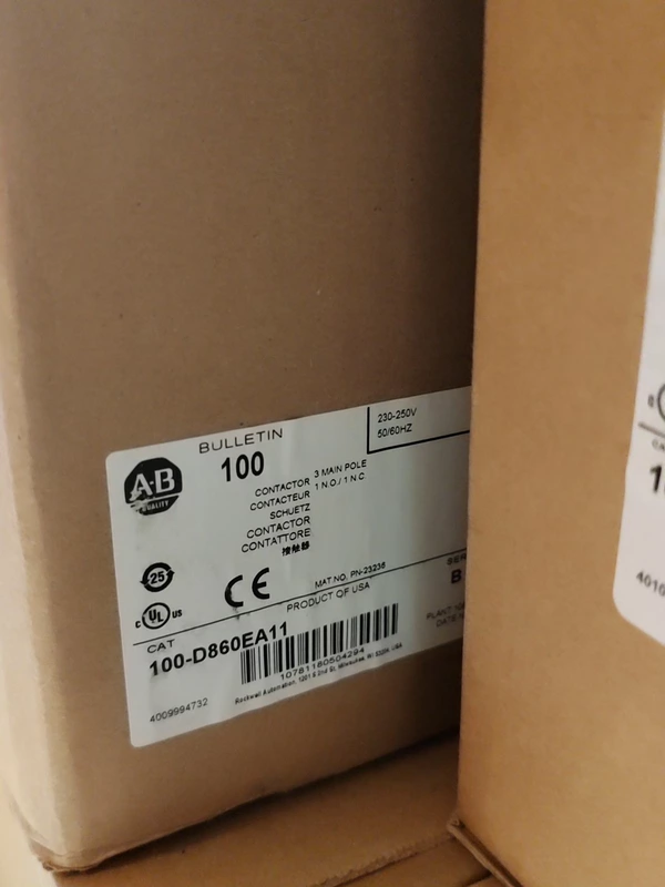 Allen-Bradley D860EA11 Output Module for Industrial Control