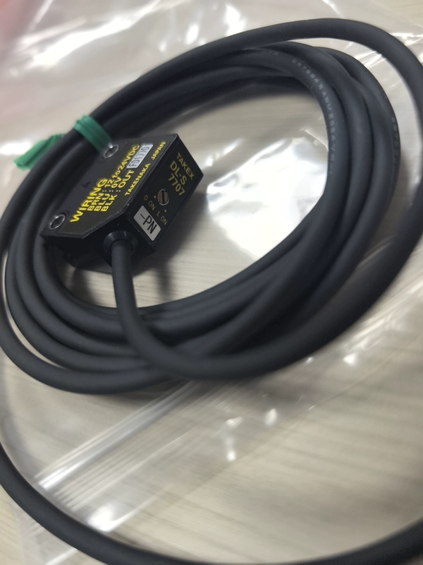 TAKEX DL-S7707-PN Photoelectric Sensor for Automation