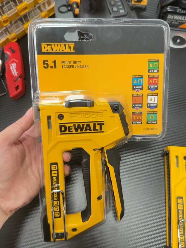 DEWALT DWHT0-TR510 Staple Gun for Heavy Duty Projects