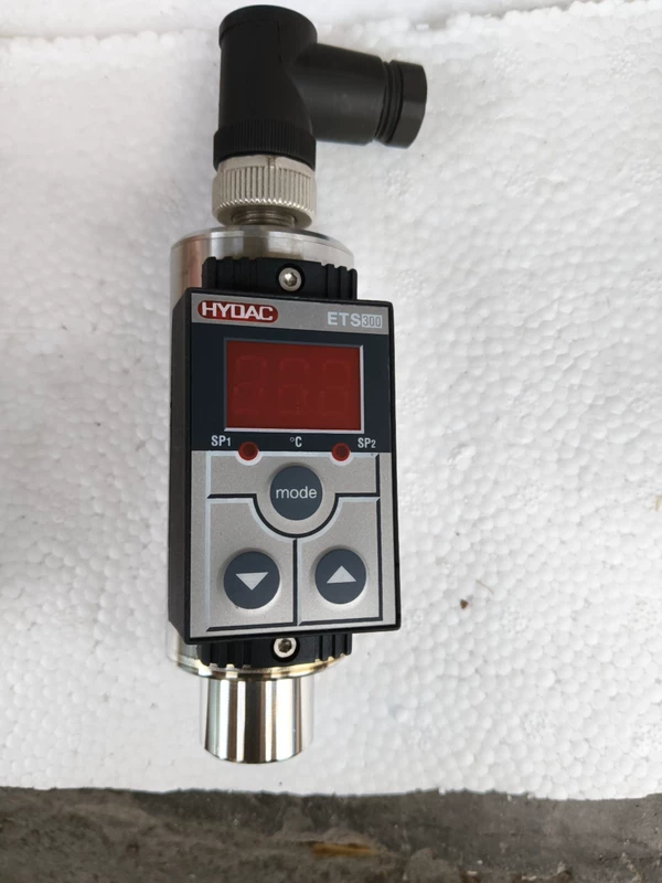 HYDAC ETS 386-2-150-000 Temperature Sensor for Industrial Use