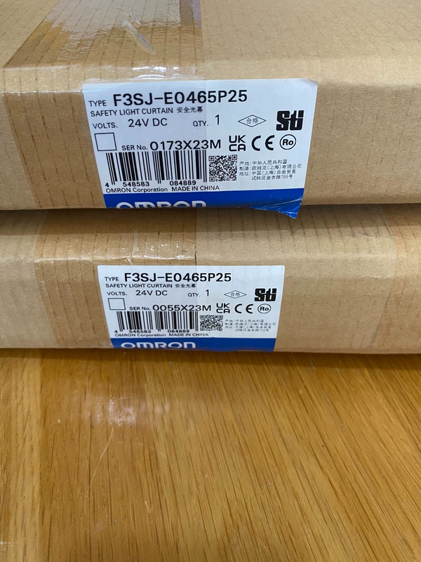Omron F3SJ-E0465P25 Safety Light Curtain Sensor