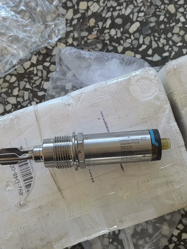 Endress+Hauser FTL330L-RGB2S Liquid Level Sensor