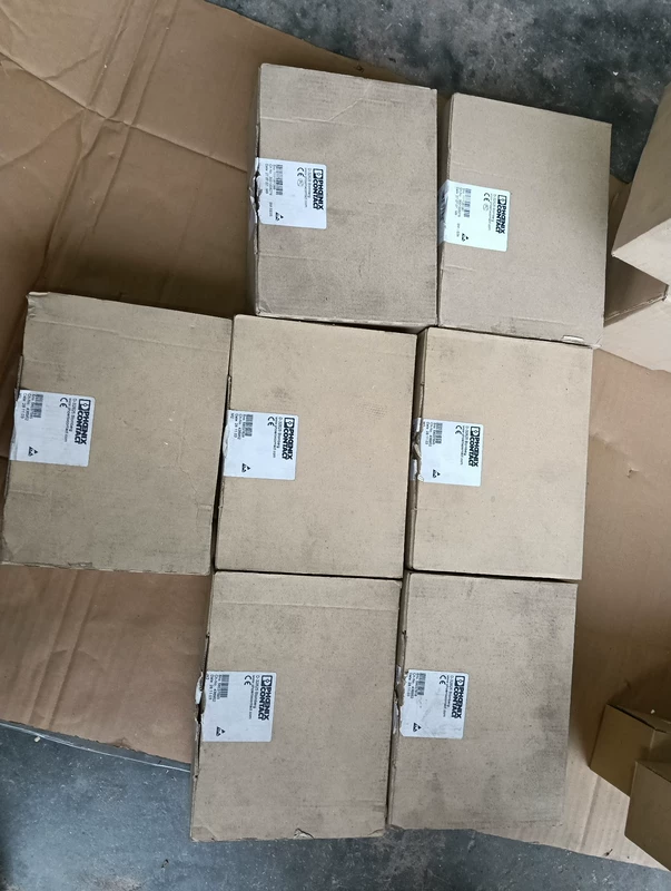 Phoenix Contact IBS IL 24 BK DIO 2742506 I/O Module