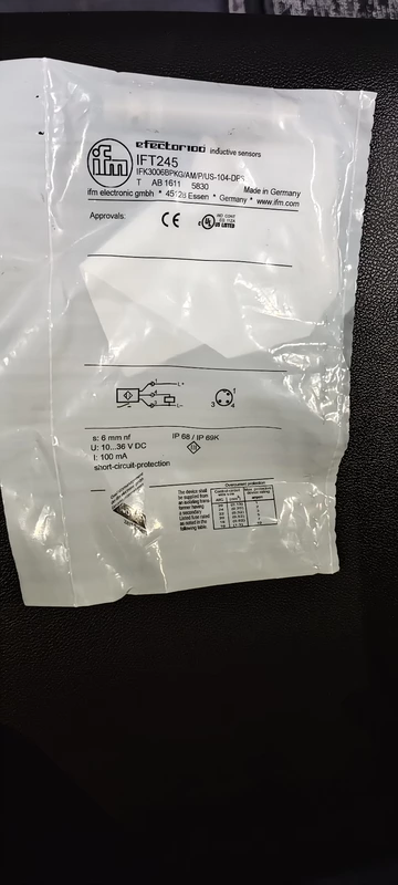 IFM IFT245 Proximity Switch for Industrial Sensing
