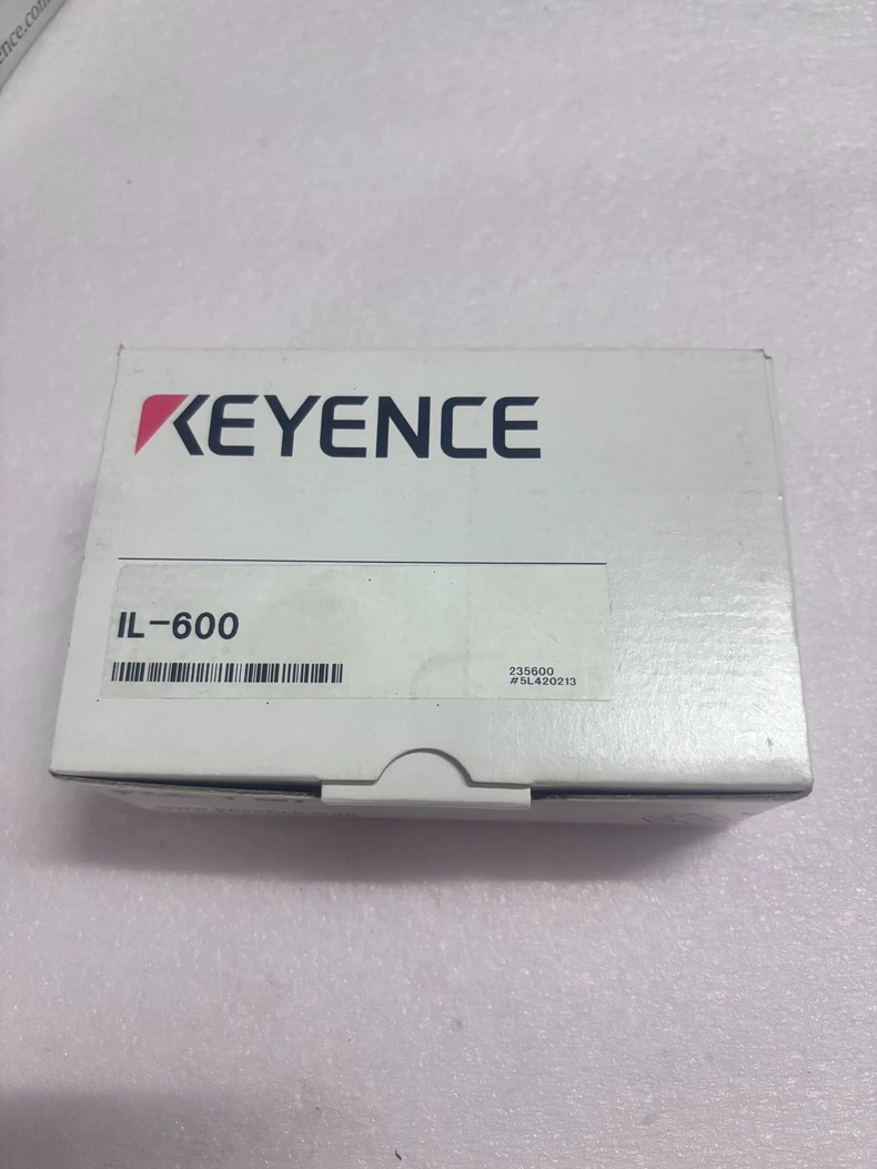 KEYENCE IL-600 Laser Displacement Sensor for Precision Measurement